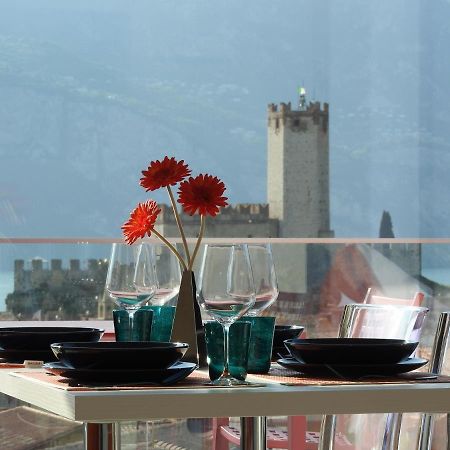 Appartamento Blue Sky Garda - Sunset Malcesine Esterno foto