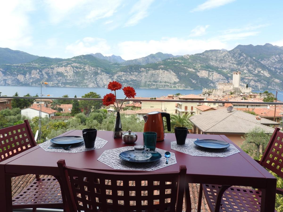 Appartamento Blue Sky Garda - Sunset Malcesine Esterno foto
