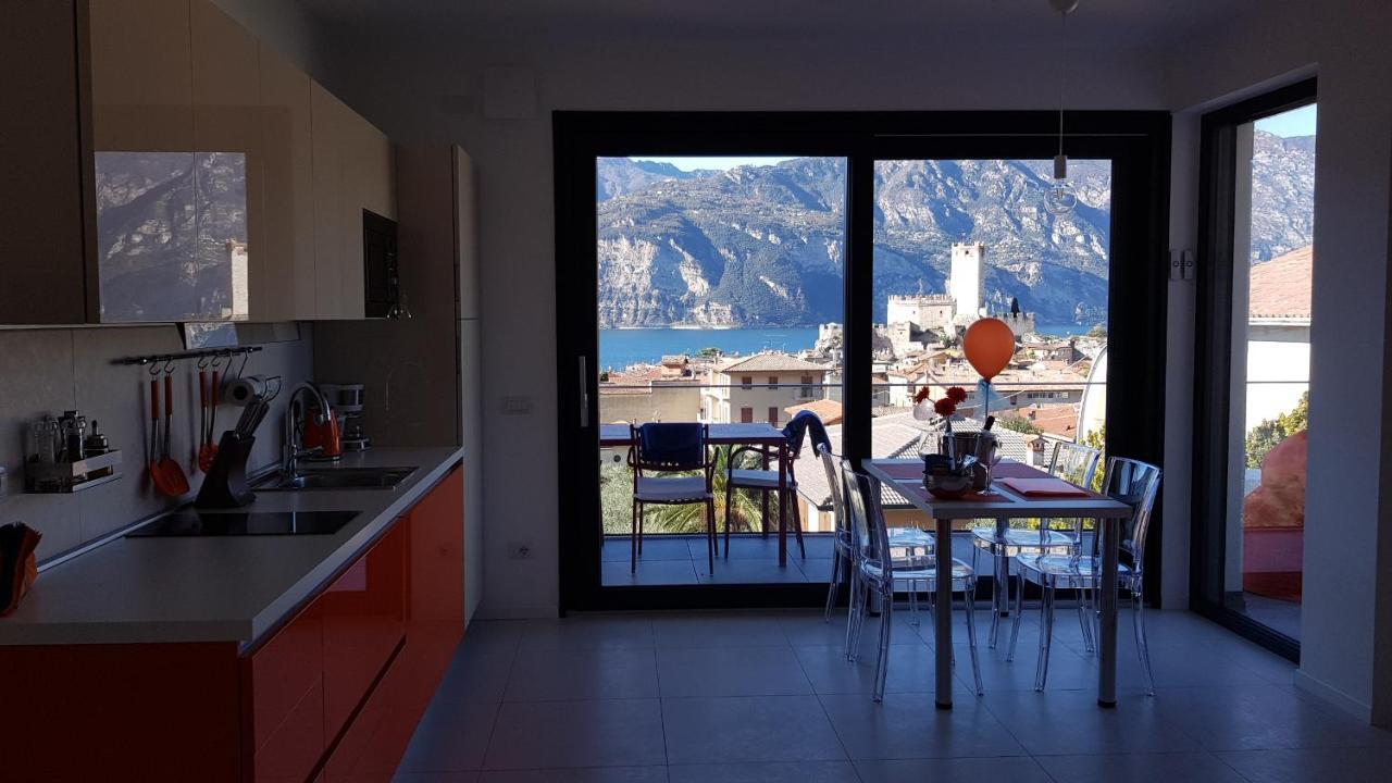 Appartamento Blue Sky Garda - Sunset Malcesine Esterno foto